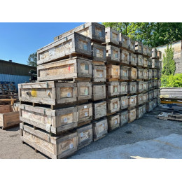 LOT DE 62 CAISSES BOIS